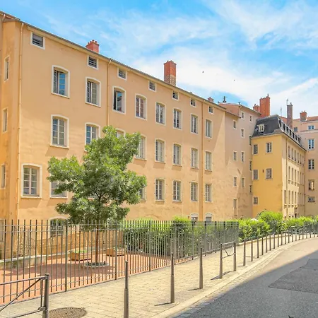 Caractere Et A De Apartmán